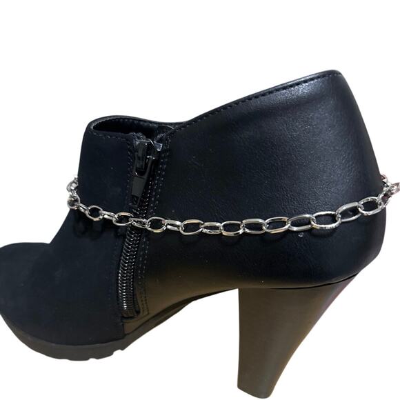 Womens Boot Chain Silver Tone w/flower pendant that can be worn on any side. NWT - Picture 2 of 6